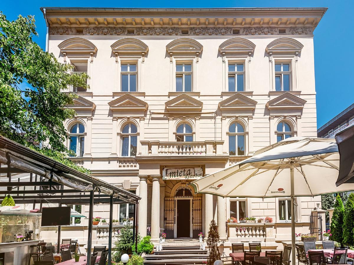 Apartahotel Garden Palace 3*